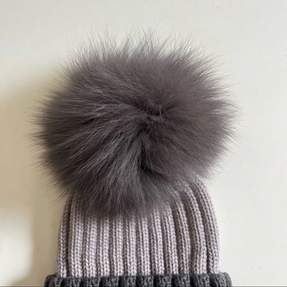 Adrienne Landau Merino Wool Fox Fur Pom Hat OS - Picture 3 of 6